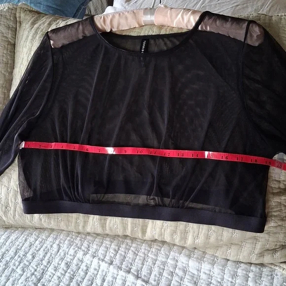 Torrid Sz 3 Black Sheer Mesh Long Sleeve Crop Top - Picture 2 of 6